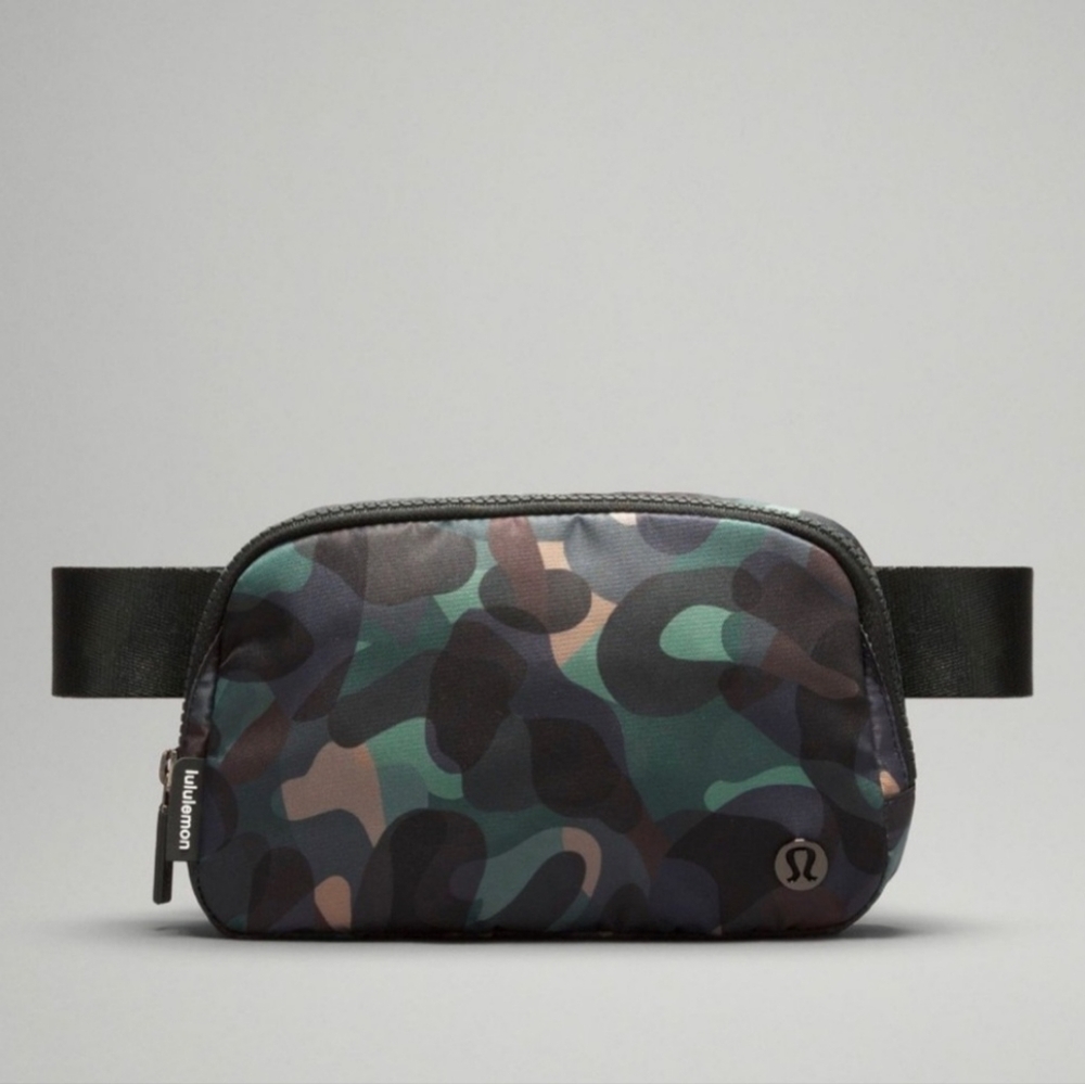 Lululemon Everywhere Belt Bag 1L